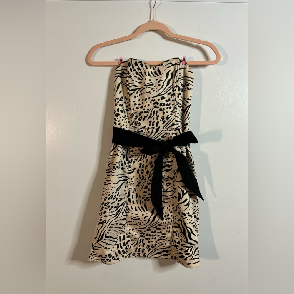 H&M Leopard Corset Strapless Dress with black wrap around belt.